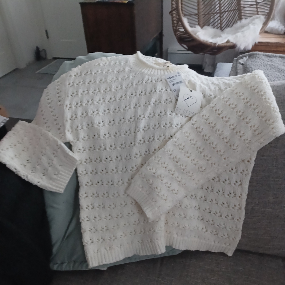Off White Sweater by Design Large